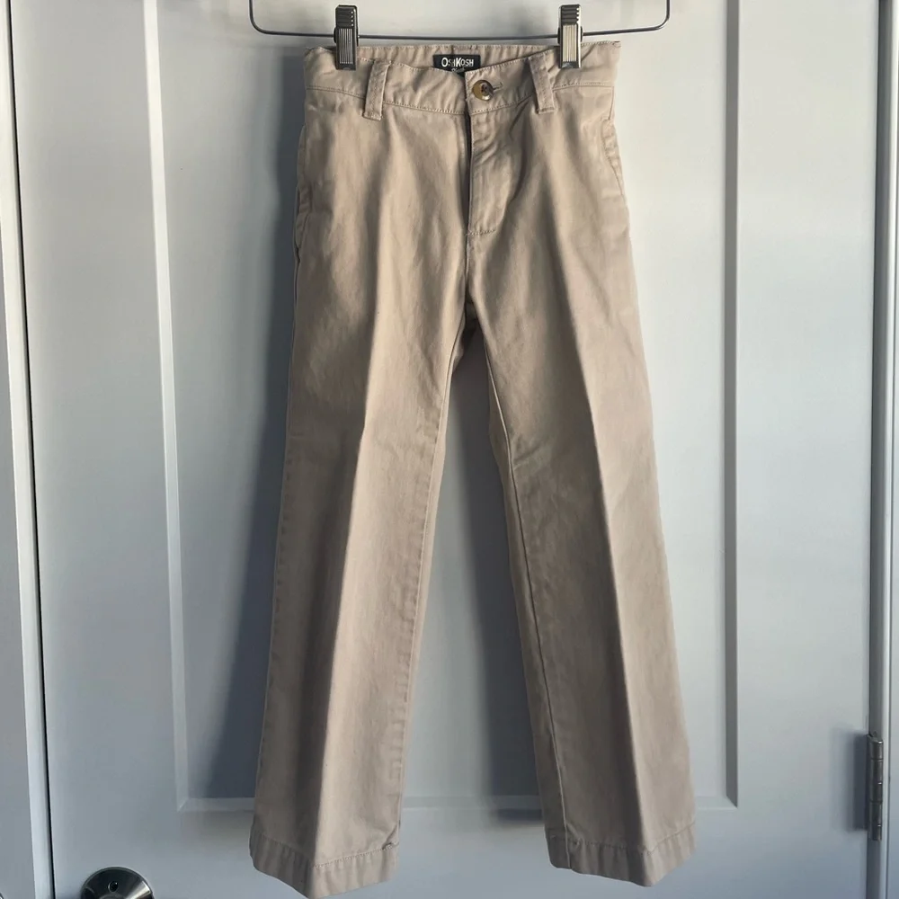 LIKE NEW Boys Khaki Pants - size 6 slim tan